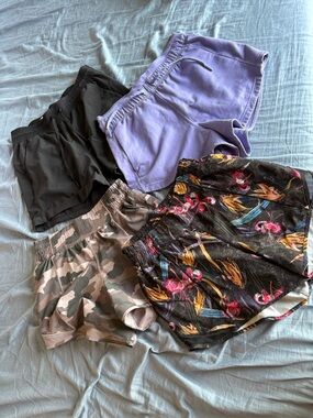 EUC Lululemon Short Size 6